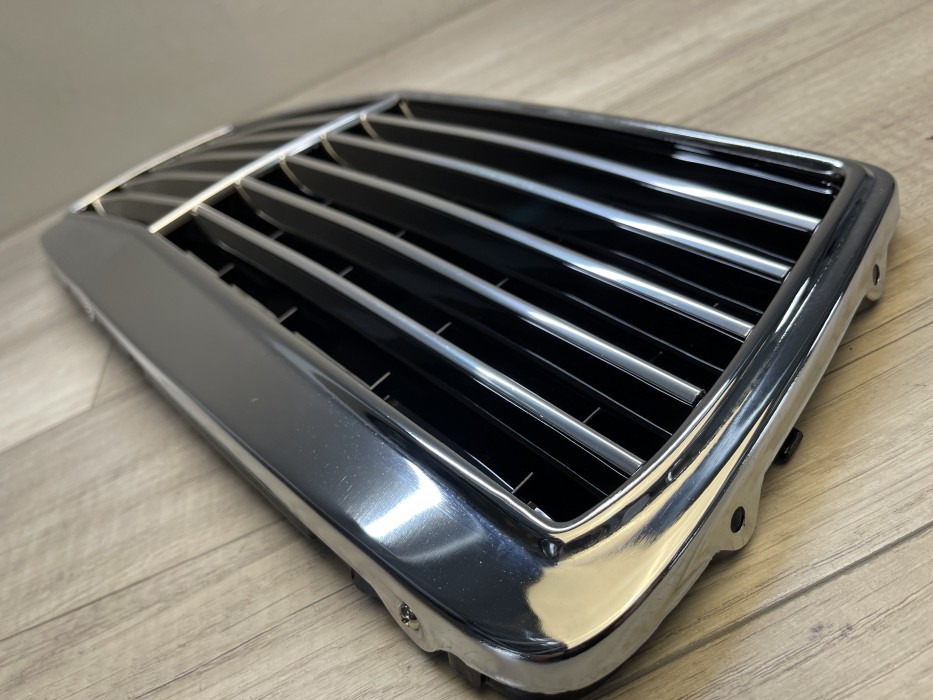 Решетка радиатора Mercedes W210 стиль Avantgarde