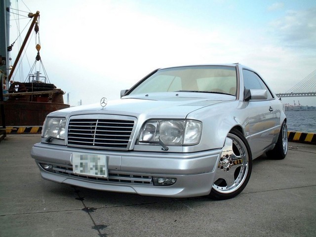 Решітка радіатора Mercedes E W124 стиль Avantgarde рестайл