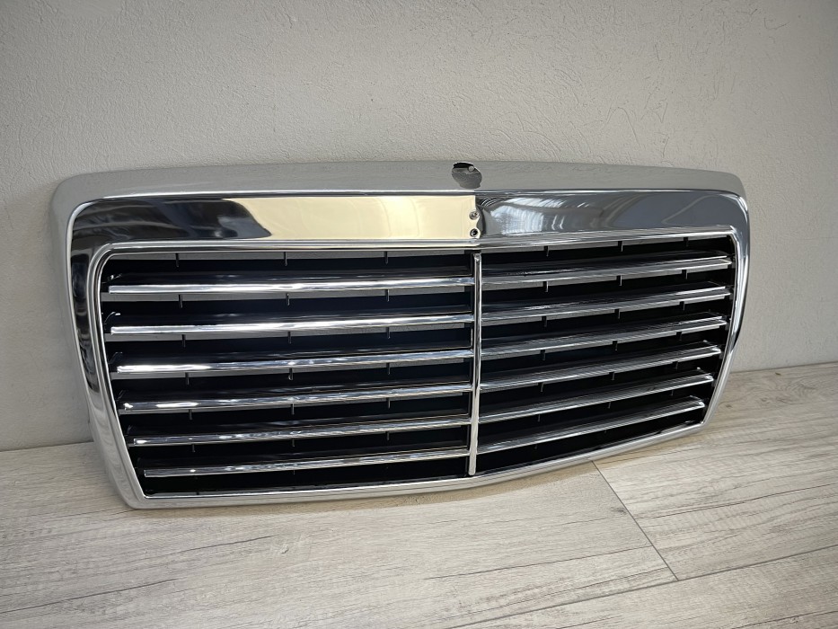 Решітка радіатора Mercedes W124 стиль Avantgarde дорестайл