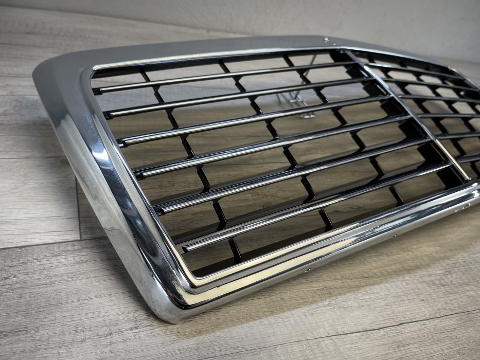 Решітка радіатора Mercedes W124 стиль Avantgarde дорестайл