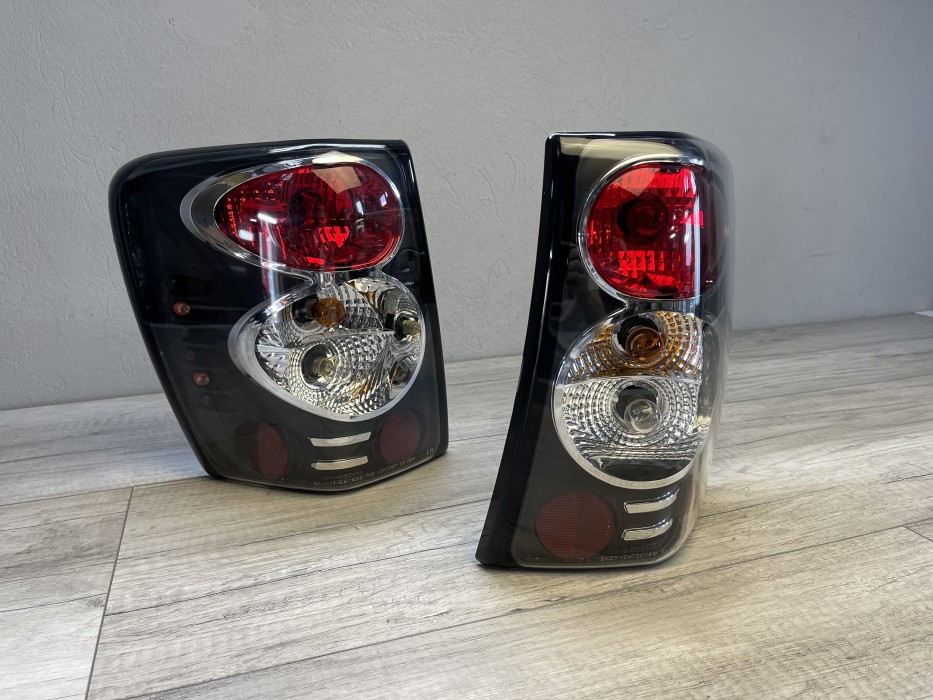 Тюнінгові задні ліхтарі JEEP Grand Cherokee WJ чорні