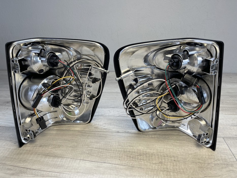 Тюнінгові задні ліхтарі JEEP Grand Cherokee WJ чорні