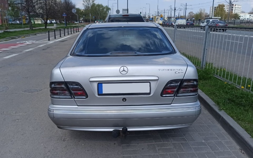 Тюнінгові ліхтарі задні Mercedes W210 тоновані