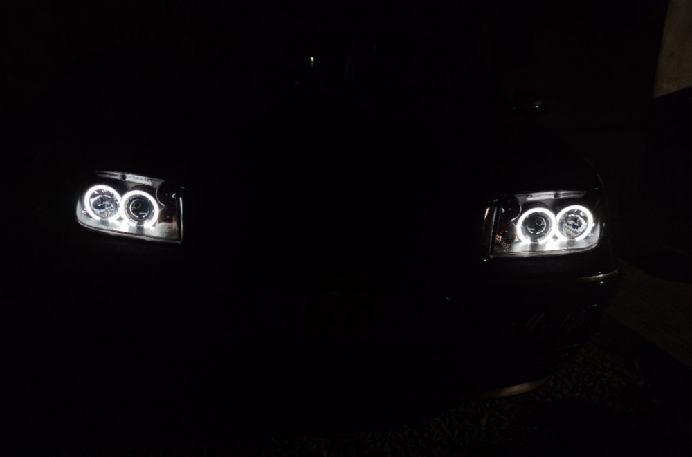 Фари передні тюнінгові VW Bora чорні з кільцями