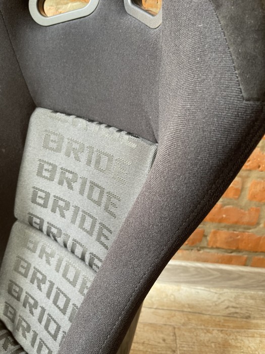 Сидіння ковш автомобільне GTR велюр Bride Black