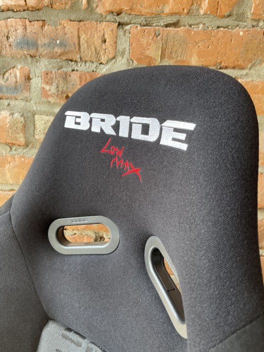 Сидіння ковш автомобільне GTR велюр Bride Black