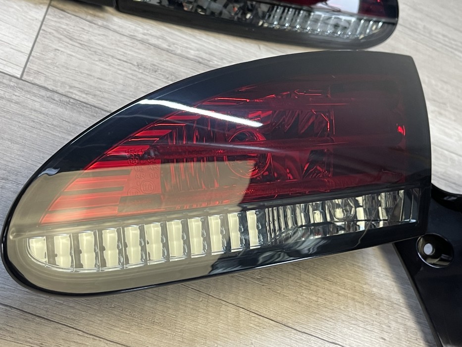 Задні світлодіодні ліхтарі Seat Leon 2 дорестайл red smoke