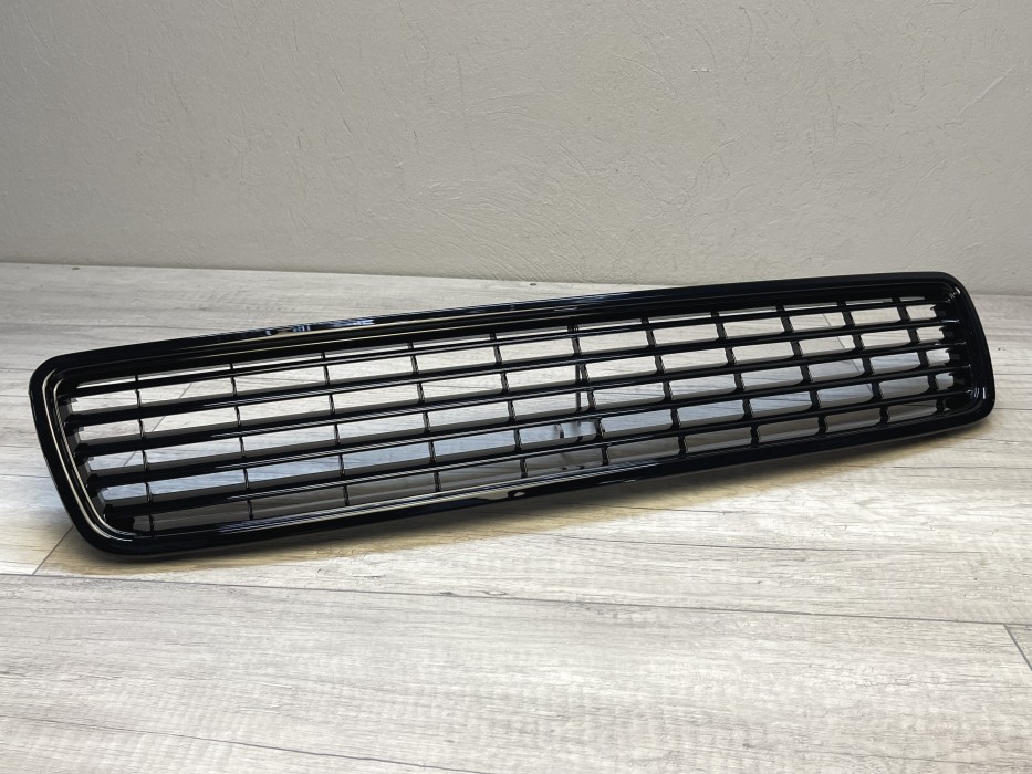 Тюнінгова решітка радіатора Audi A4 B5 чорна глянцева без емблеми