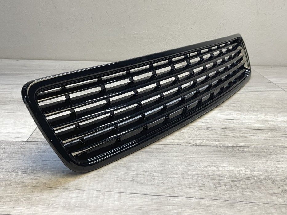 Тюнінгова решітка радіатора Audi A4 B5 чорна глянцева без емблеми