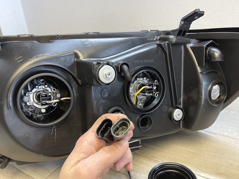 Чорні фари передні Toyota Land Cruiser FJ100 1998-2004