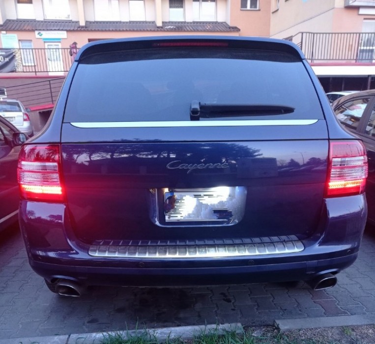 Тюнінгові ліхтарі задні діодні PORSCHE CAYENNE 2002-2006