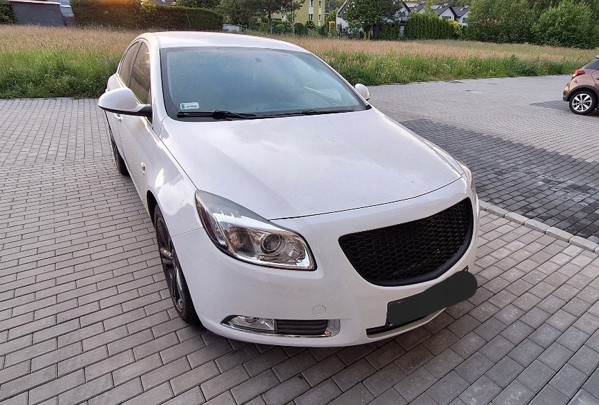 Решітка радіатора OPEL INSIGNIA у стилі OPC чорна матова