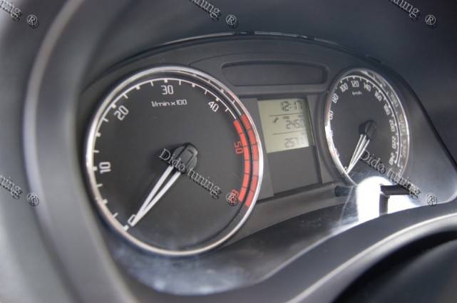 Кільця в щиток приладів Skoda Fabia II / Roomster