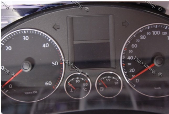 Кільця в щиток приладів VW Golf V