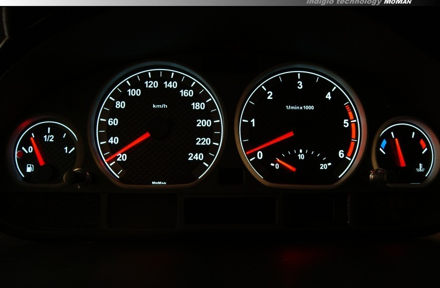 Плазмові накладки для тюнінгу панелі приладів BMW E46 версія 2