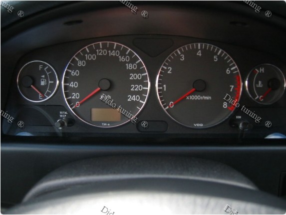 Хром кільця в щиток приладів Toyota Avensis T22