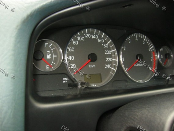 Хром кільця в щиток приладів Toyota Avensis T22