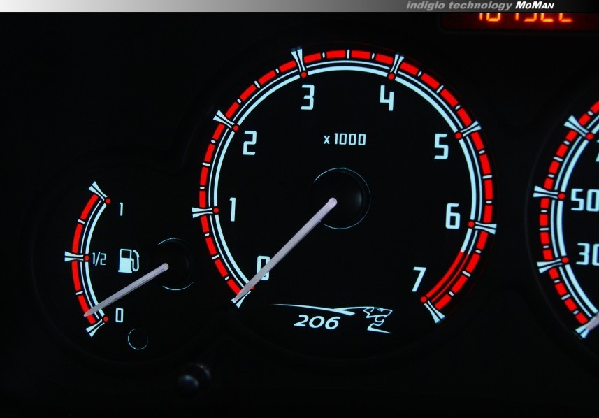 Накладки, що світяться на панель приладів Peugeot 206 вер. 1