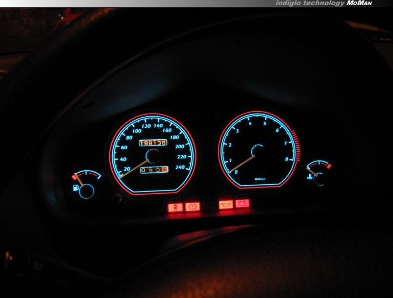 Накладки, що світяться, в щиток приладів Mitsubishi Carisma вар. 2