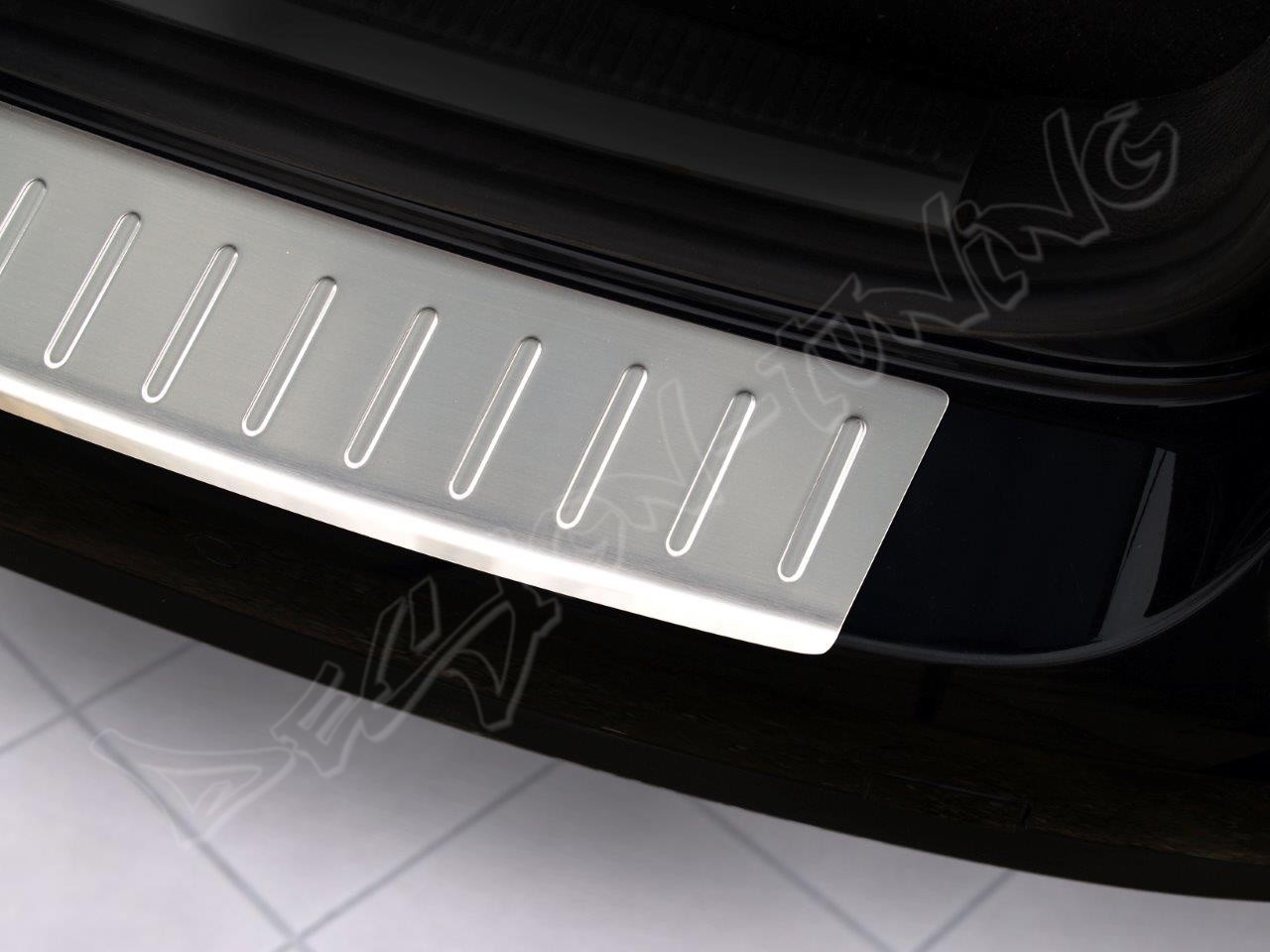 Накладка на бампер із загином Volkswagen Passat B6 Variant