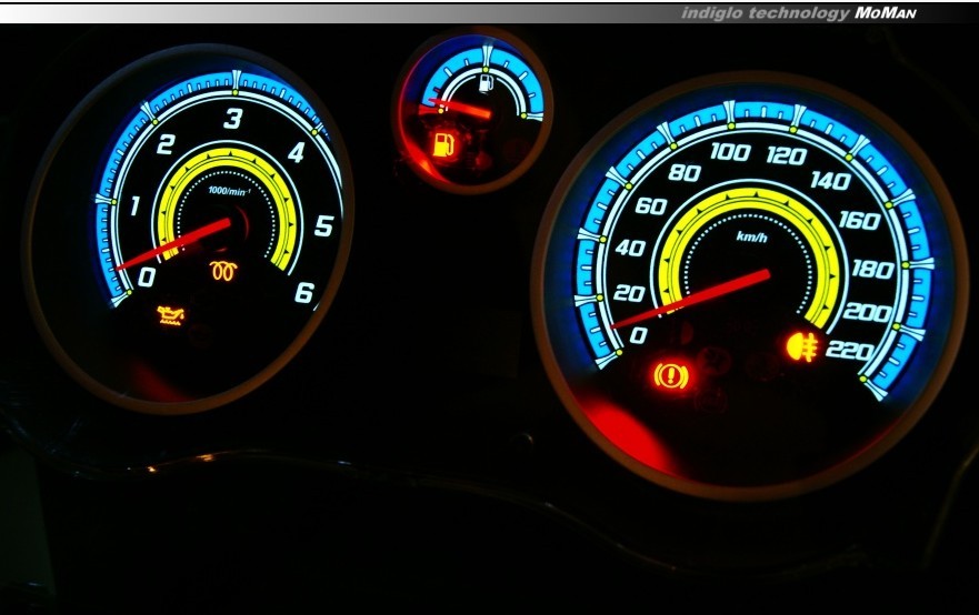 Светящиеся тюнинг накладки в щиток приборов Opel Corsa D