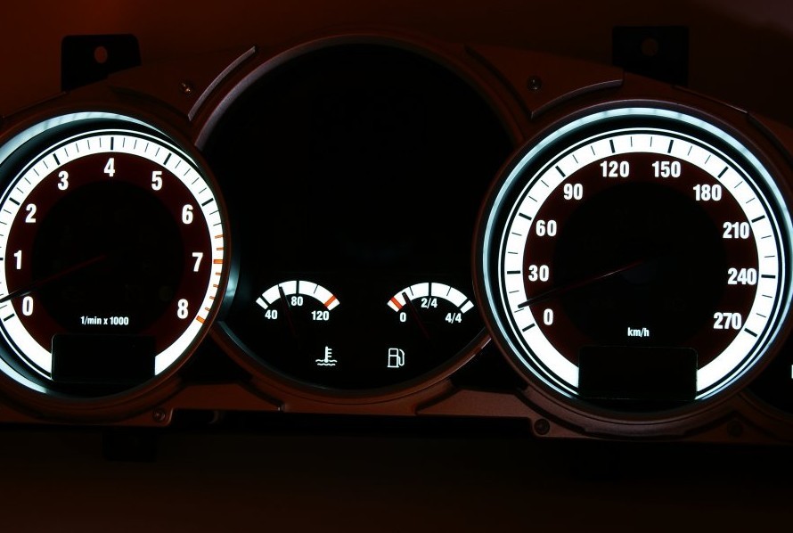 Накладки, що світяться, в щиток приладів Porsche Cayenne 2002-2010 вар. 2