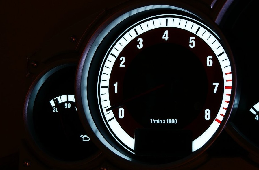 Накладки, що світяться, в щиток приладів Porsche Cayenne 2002-2010 вар. 2