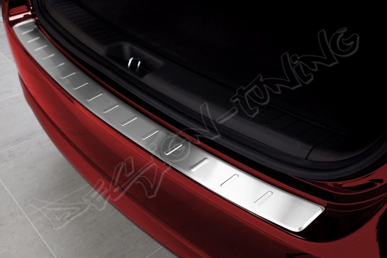 Накладка на бампер із загином та ребрами Seat Altea XL