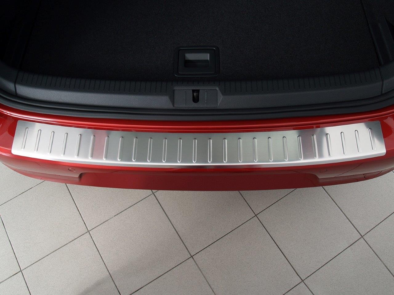 Захисна накладка на борт заднього бампера VW Golf VII хетчбек