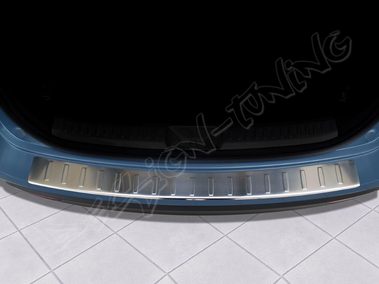 Накладка на бампер із загином та ребрами Hyundai i40 Wagon (Kombi)