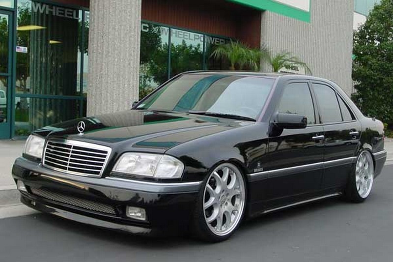 Решетка радиатора Mercedes W202 стиль AVANTGARDE