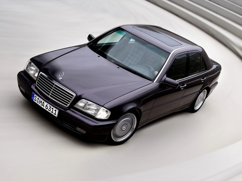 Решетка радиатора Mercedes W202 стиль AVANTGARDE