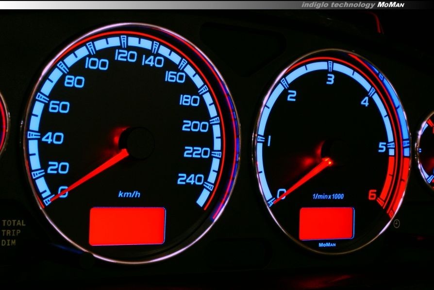 Тюнінгові накладки на панель приладів Toyota Avensis 1 вар. 1