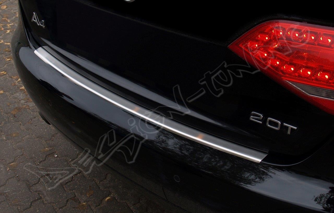 Накладка на бампер із загином AUDI A4 B8 (2008-...)