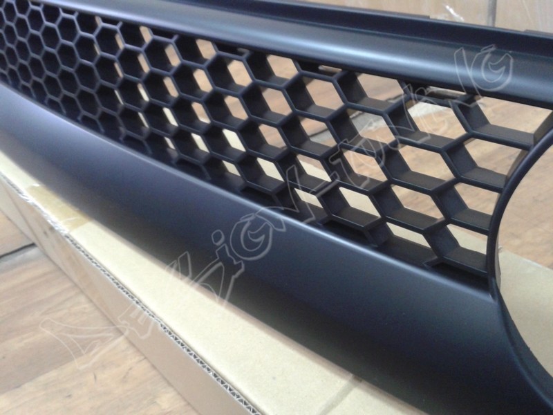 Решітка радіатора VW Golf 3 Honeycomb