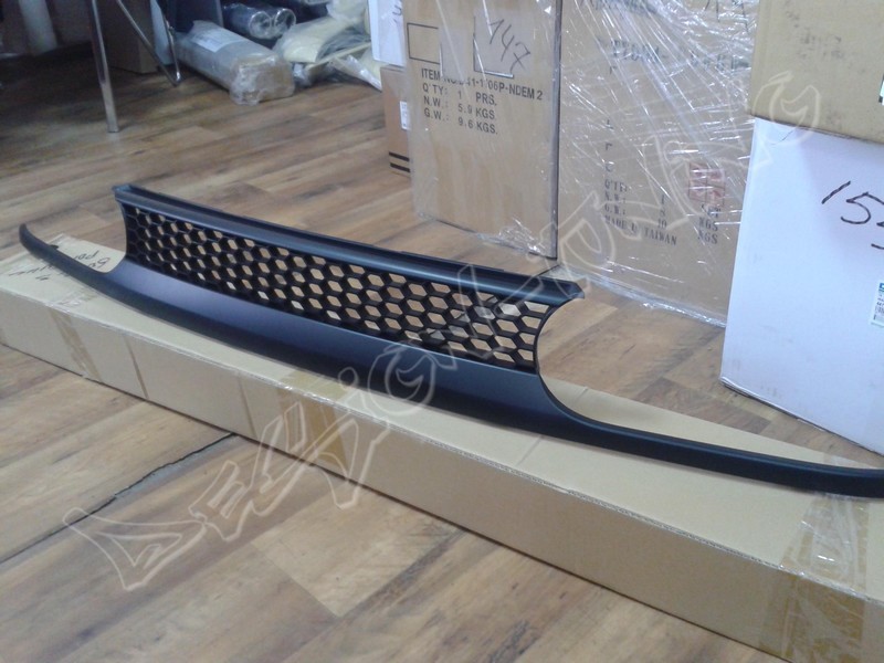 Решітка радіатора VW Golf 3 Honeycomb