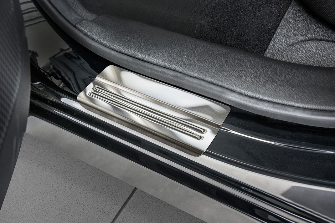 Накладки на пороги із нержавіючої сталі Renault Kadjar