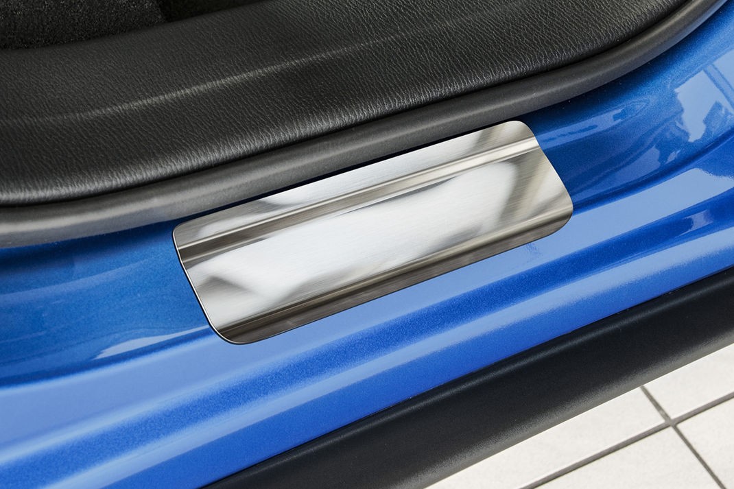 Накладки на пороги Mazda CX-3 матові