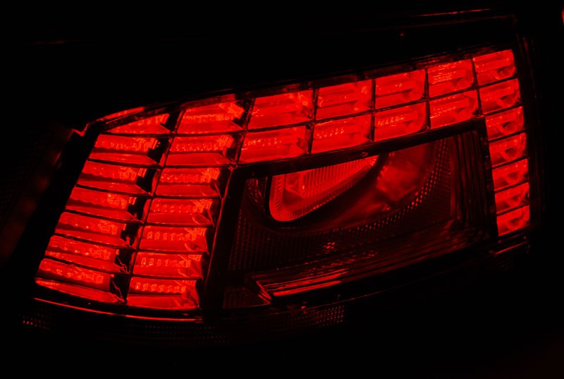 Задні задні ліхтарі Volkswagen Passat B7 Sedan