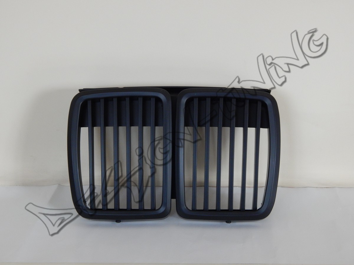 Решетка радиатора BMW E30 черная