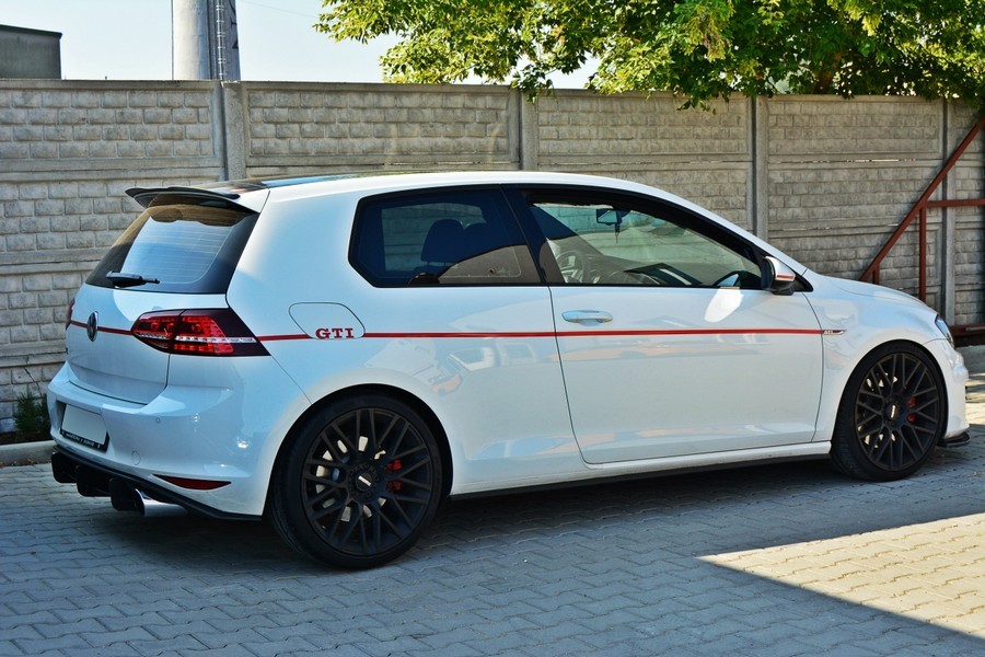Дифузор заднього бампера Volkswagen Golf mk7 GTI