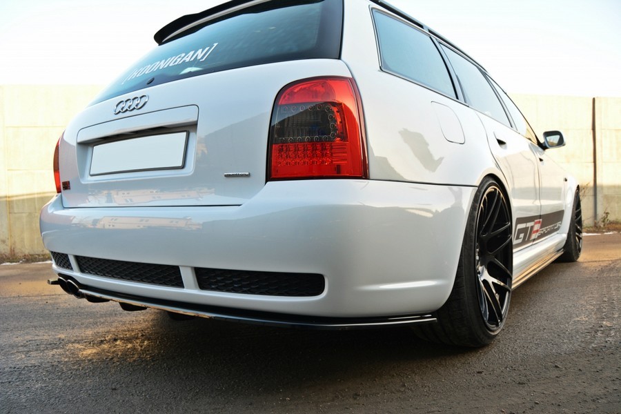 Тюнінг накладка на задній бампер Audi RS4 B5