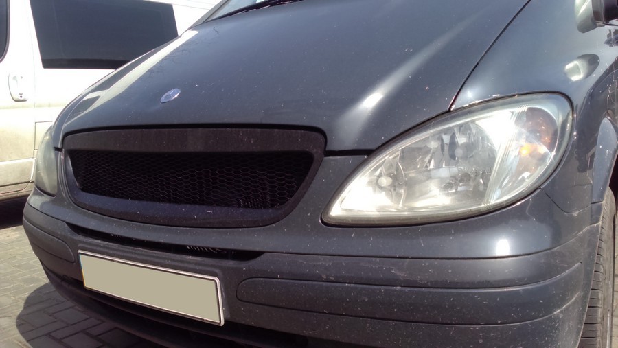 Решітка радіатора без логотипу Mercedes Vito II W639