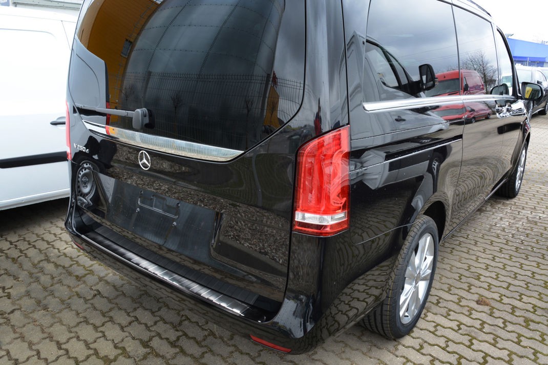 Накладка на задній бампер Mercedes W447 klasa V, Vito III чорна (графіт)