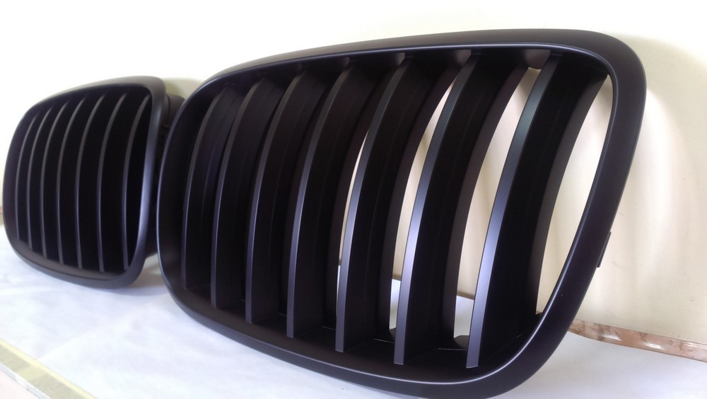 Решітка радіатора (ніздрі) BMW X5 E70 / X6 E71 чорна матова