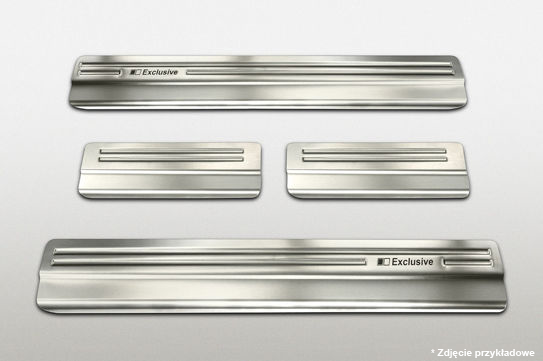 Накладки на пороги з нержавіючої сталі Volkswagen Touran (GP2)