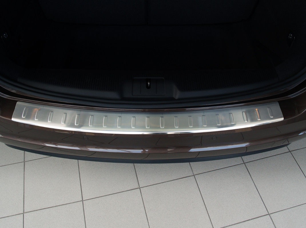 Накладка на бампер із загином та ребрами Volkswagen Sharan II/Seat Alhambra II