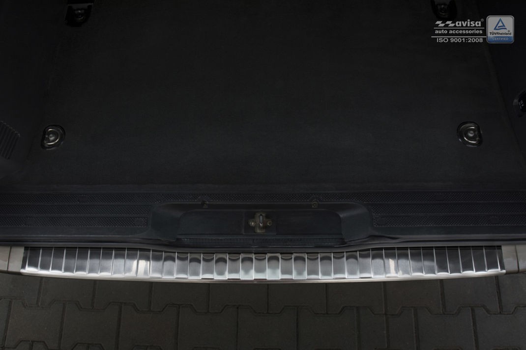 Накладка на бампер із загином та ребрами Mercedes W639 Vito/Viano подвійне полірування