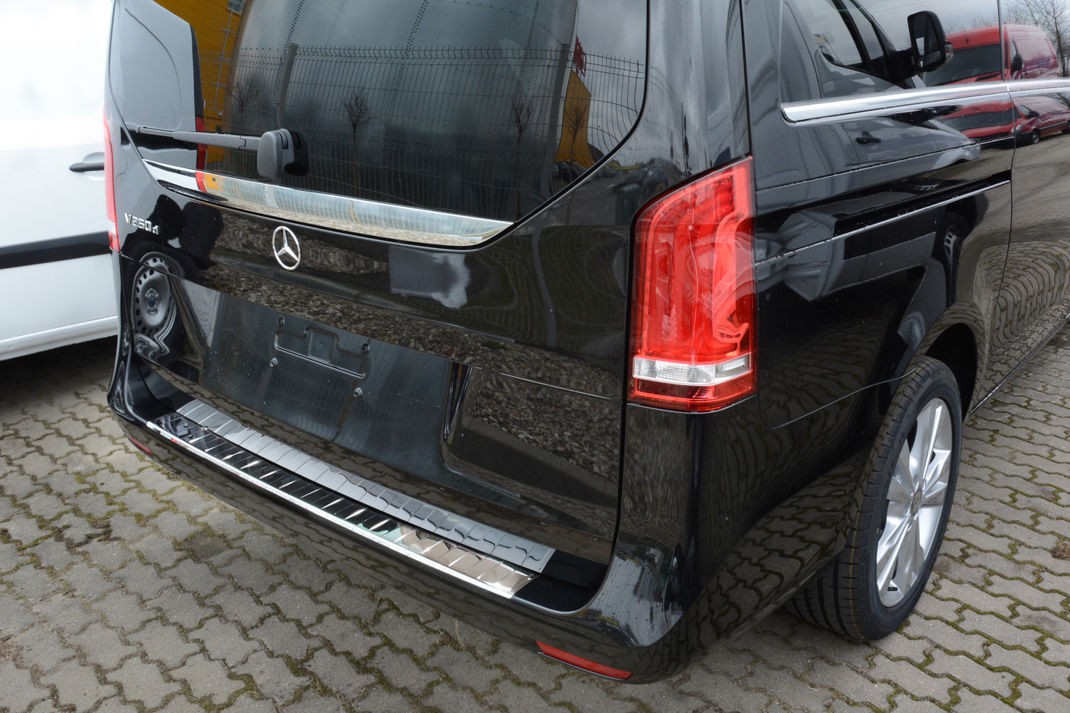 Накладка на бампер із загином та ребрами Mercedes W447 klasa V, Mercedes Vito IIII подвійне полірування