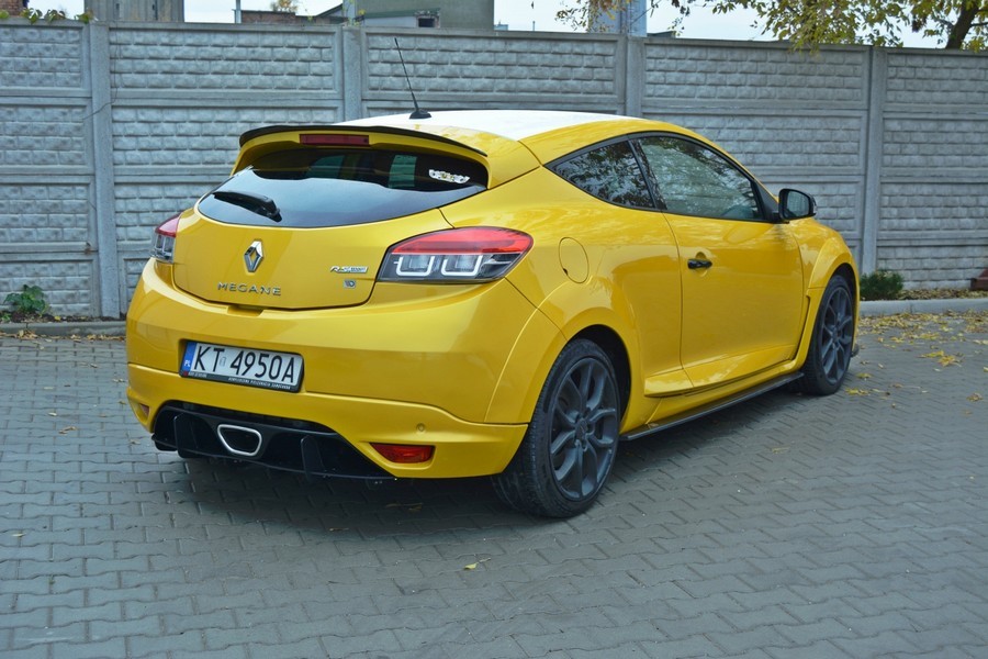 Центральний задній дифузор бампера Renault Megane III RS